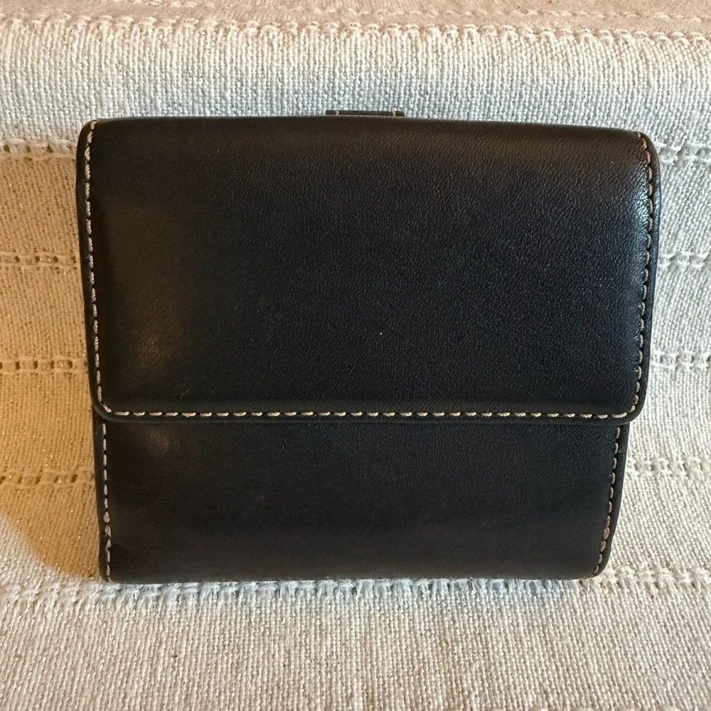 Vintage Coach Black Leather Bifold Wallet with Buckle Detail - Picture 2 of 5